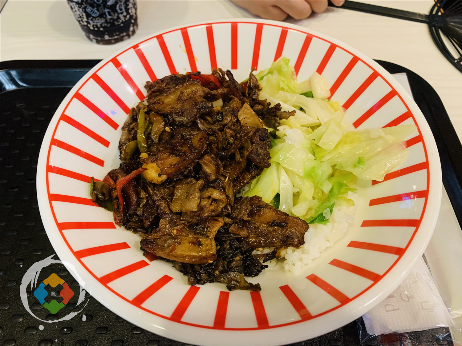 重庆乡村基新品，为本地人定制的烧白与回锅肉，性价比有多高？﻿