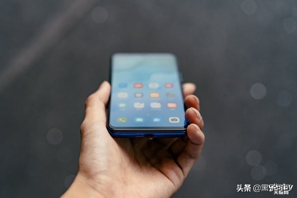 旗艦級暗光自拍實力 5G手機vivo S6評測