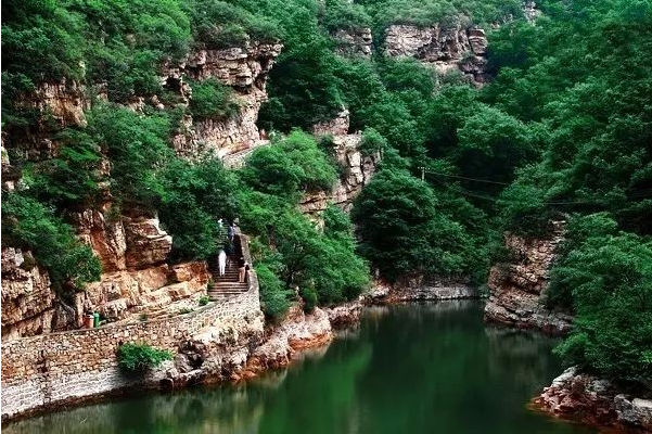 A popular attraction in Beijing, the scenery is as beautiful as Beihai Park, only 80 kilometers away from the city