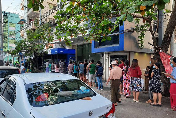 缅甸局势持续关注丨缅甸多地民众抢购生活必需品 国际 蛋蛋赞