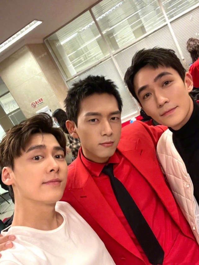 终于等到周杰伦，“全场最忙”黄子韬！2021春晚，难忘今宵