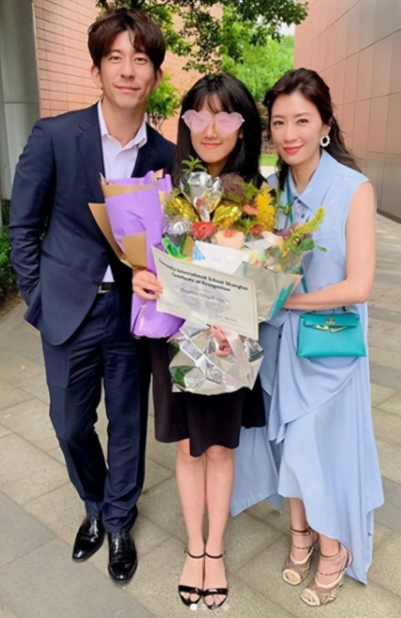 15歲梧桐妹要出道？ 和媽媽賈靜雯組女團，母女倆長得完全不一樣