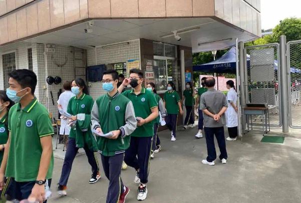 9年義務(wù)教育將改成12年，初中可直升至高中？教育部正面給出回應(yīng)