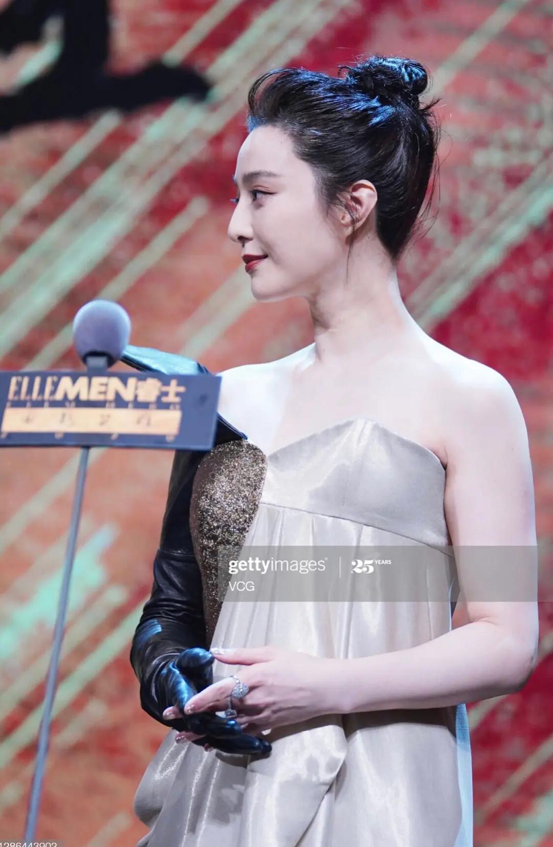 朋友圈的刘亦菲，头骨优越面部饱满流畅，范冰