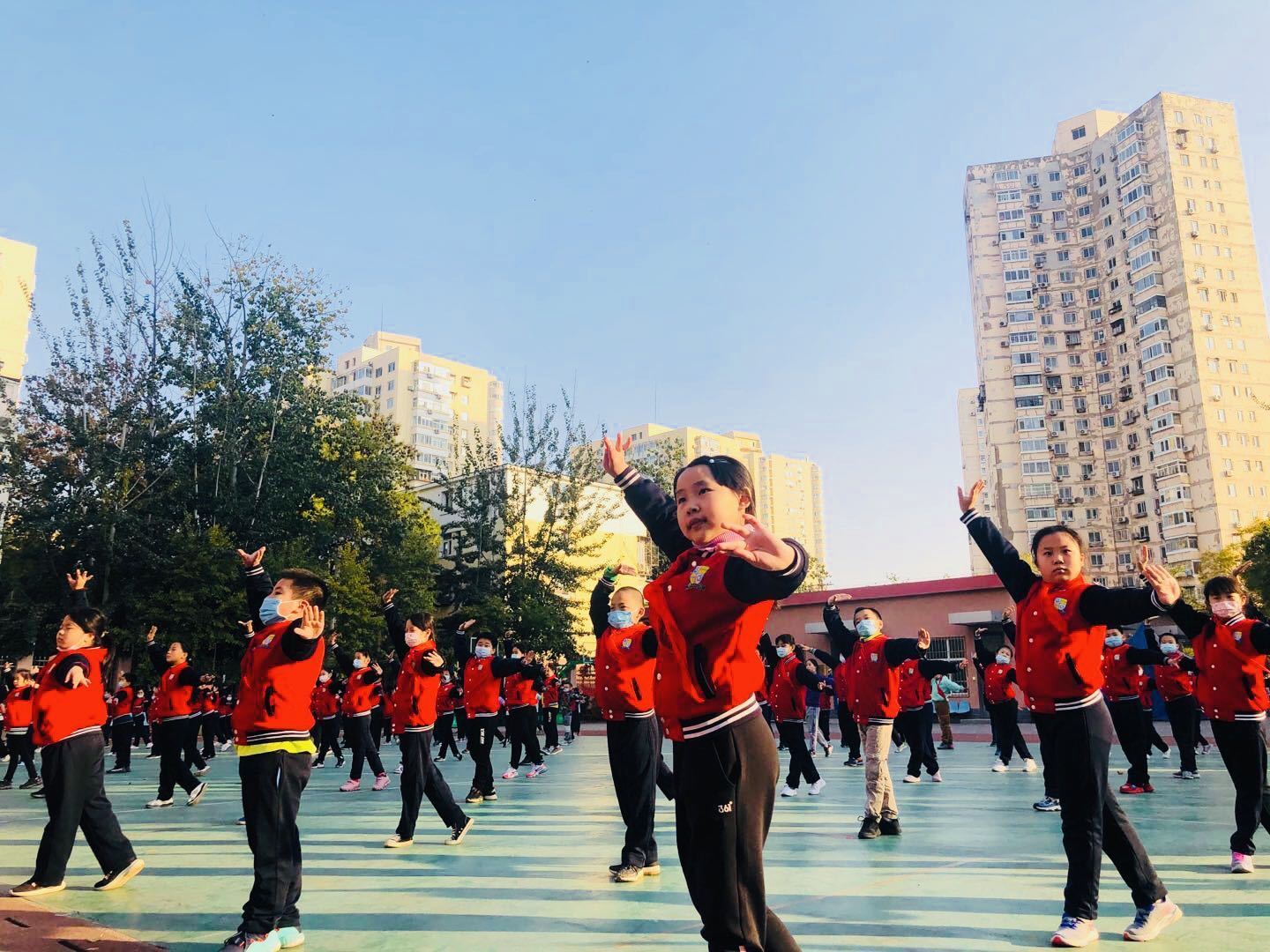 西罗园第五小学杨少彭传戏工作室第一课开讲 推动国粹校园传承