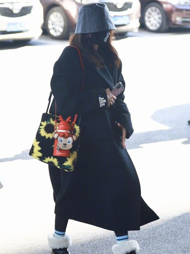 CCTV spring is late first couplet platoon: Li Yifeng, wang Yibo, jiang Shu shadow, 1000 royal seal, hot cling to show a body in succession