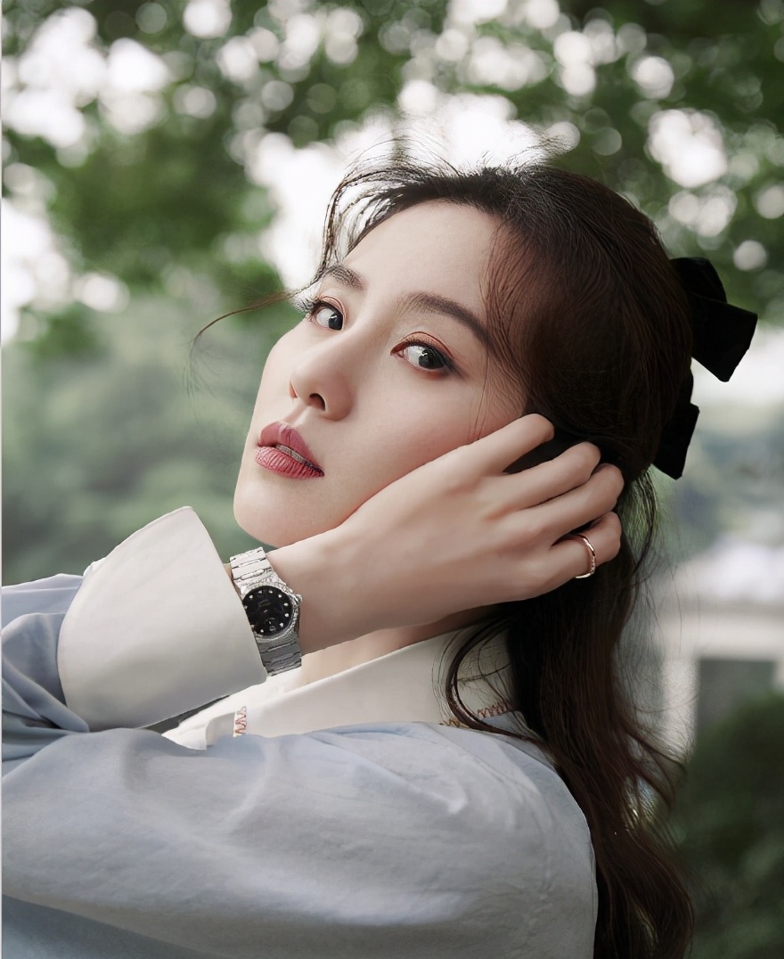 名门泽佳:刘诗诗不愧是气质优雅女神!双蝴蝶结发型效果温婉柔美