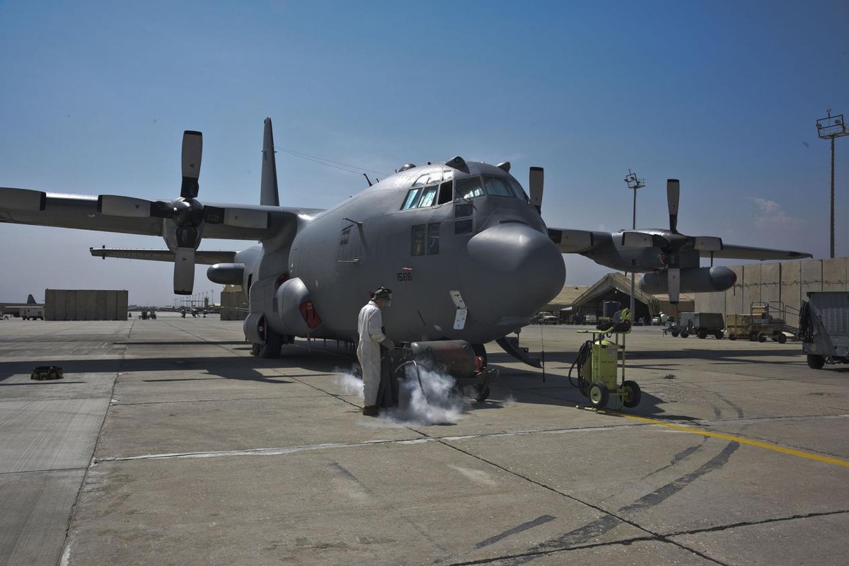 ����Ŀ���������Ƶ�ף������߲㣺һ���Ʒ����̽��䣬�й��ٻ����ս��˼·