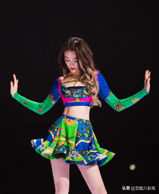 《浪姐2》女明星都好有钱！杨钰莹耳环36万，张