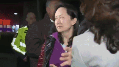 孟晚舟于25日晚抵达深圳！1028个煎熬日夜，终回祖国怀抱
