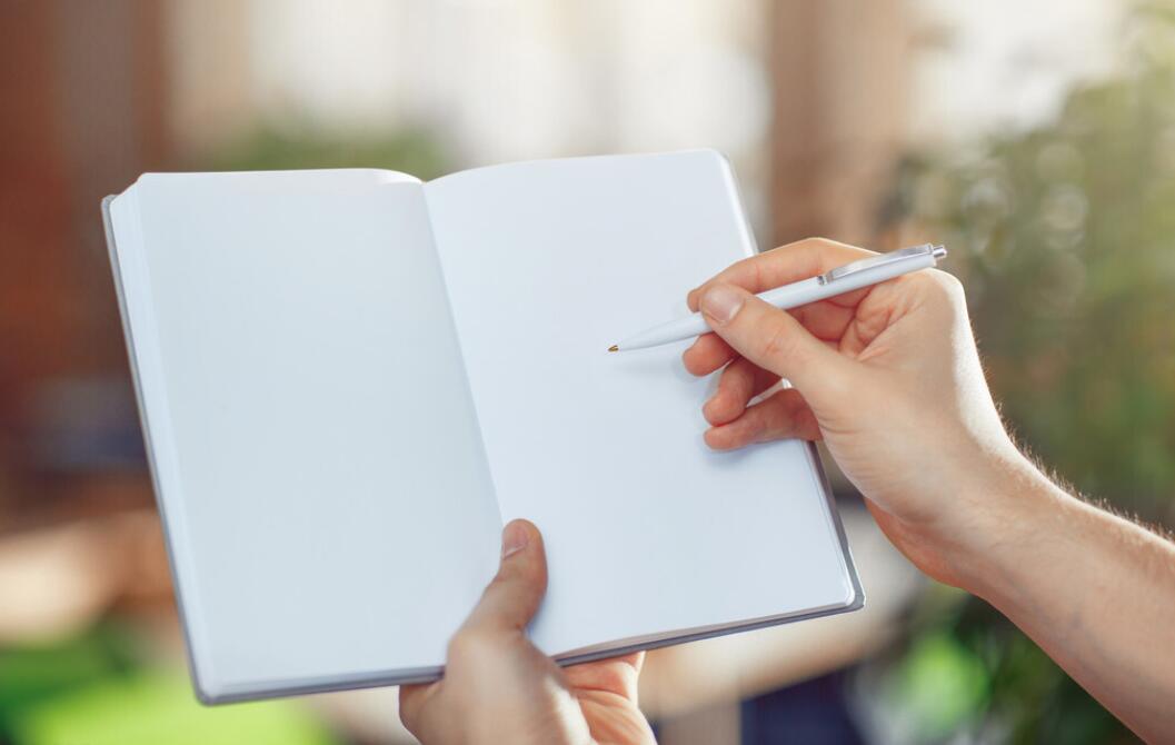 别人做自媒体一天赚几百，你却没收益？做好这几点轻松月入过万