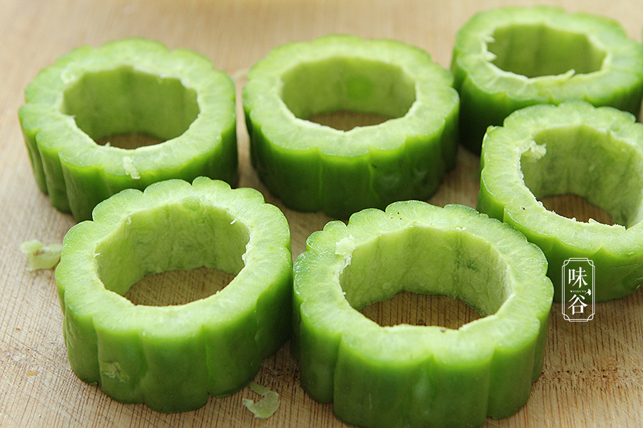 小滿後天氣熱，多給家人做這個吃，蒸一蒸澆上料汁，好吃還解暑