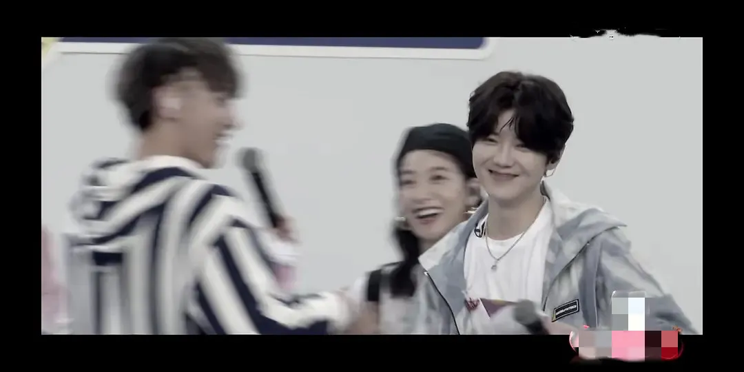 没想到归国三子再同框，鹿晗吴亦凡竟都输给了