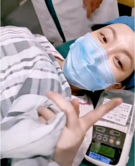 又传噩耗！主持人余声自曝母亲已离世，儿子刚