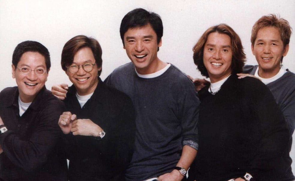 陳小春夫婦好友聚會，鐘鎮濤譚詠麟同框，佘詩曼素顏出鏡讓人意外