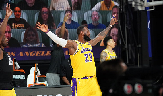 23分大勝！沃格爾點出獲勝關鍵，詹姆斯開心躺贏盛讚一眉哥和Pope！-黑特籃球-NBA新聞影音圖片分享社區