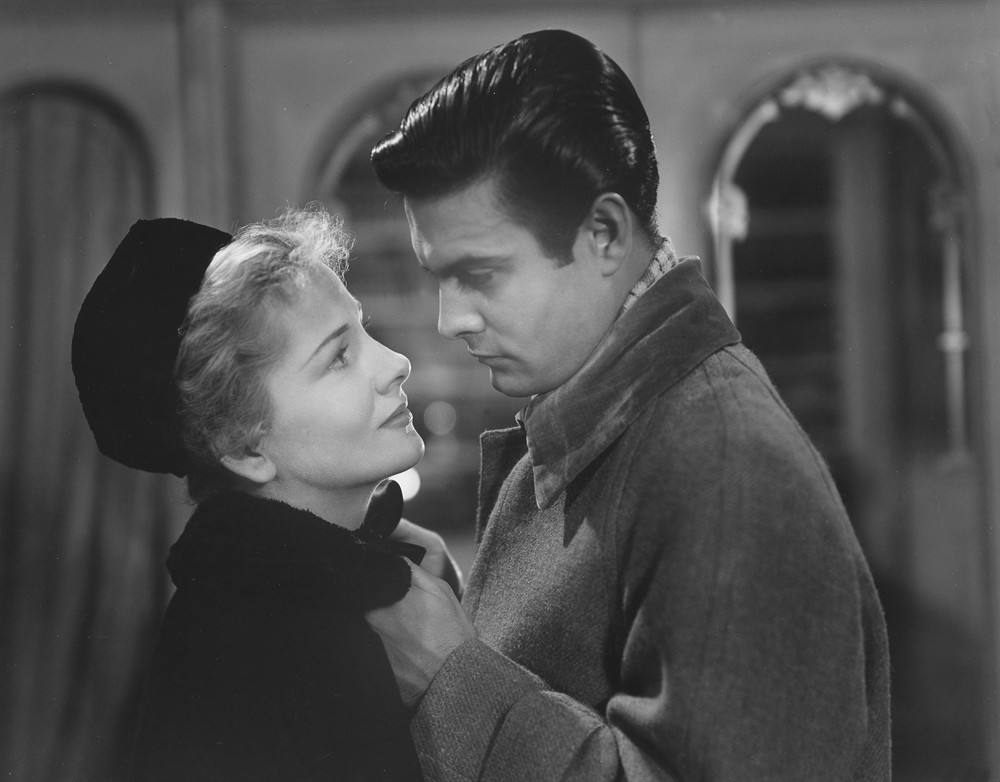 豆瓣8.9分《一个陌生女人的来信》：她为何被3个