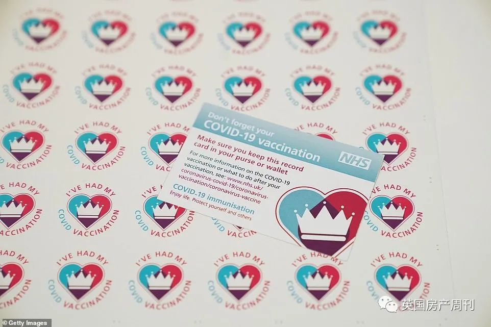 英國開始大規模接種新冠疫苗！ 衛生大臣哭了？