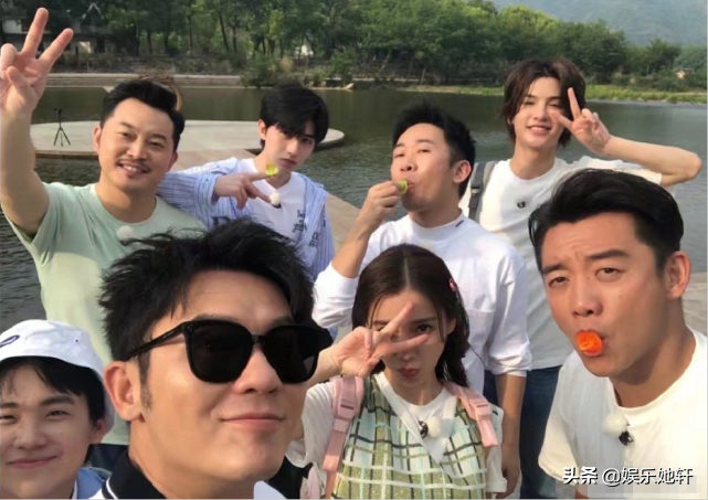 《奔跑吧8》终于定档！5月又来最强阵容，海报官