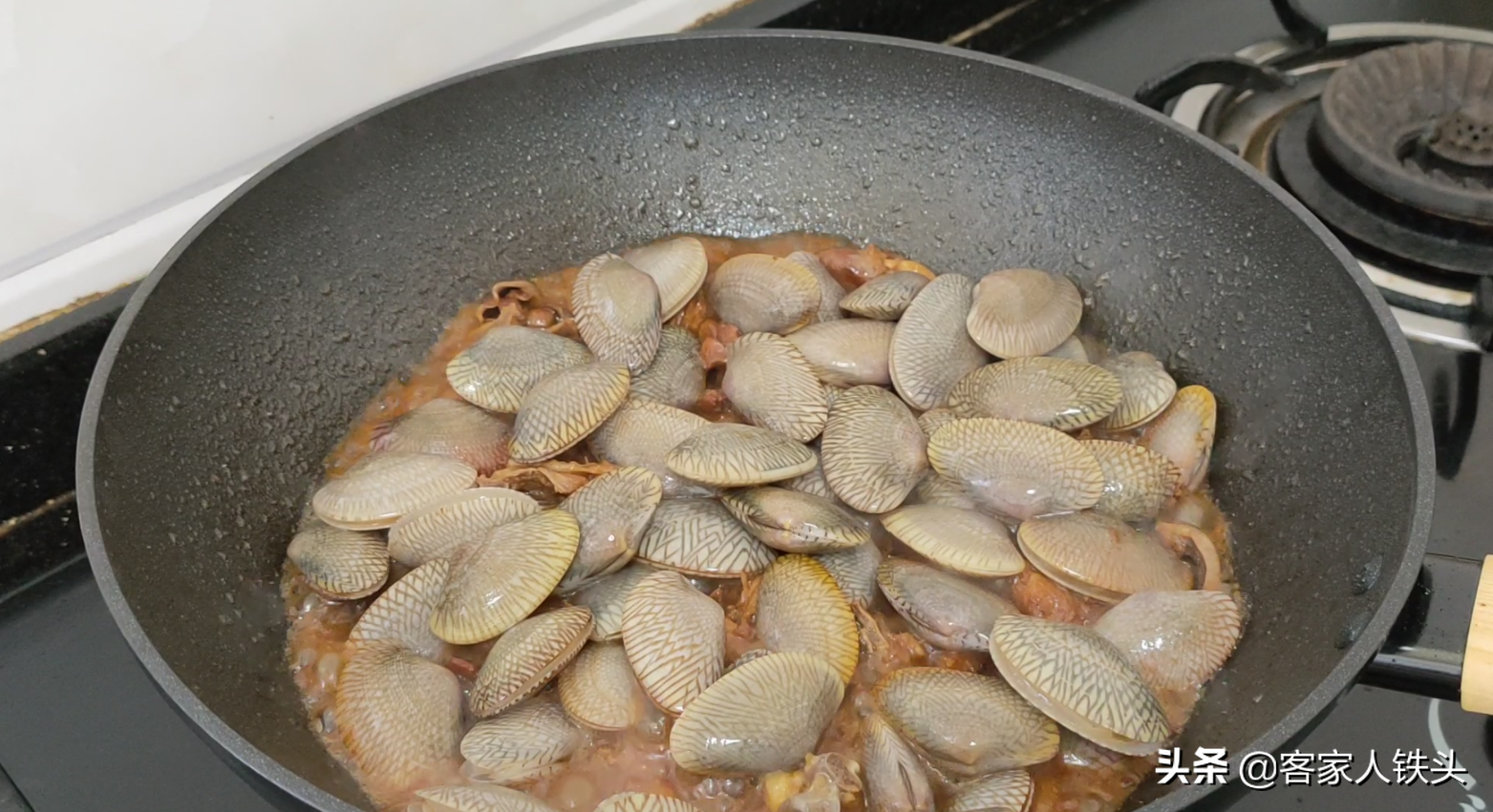 雞肉加2斤花甲這樣做一鍋，汁鮮肉香又嫩滑入味，好吃到不想放筷