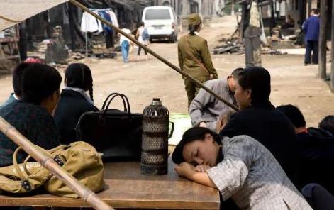 王宝强蹲守北影厂一夜走红变明星，横店影视城