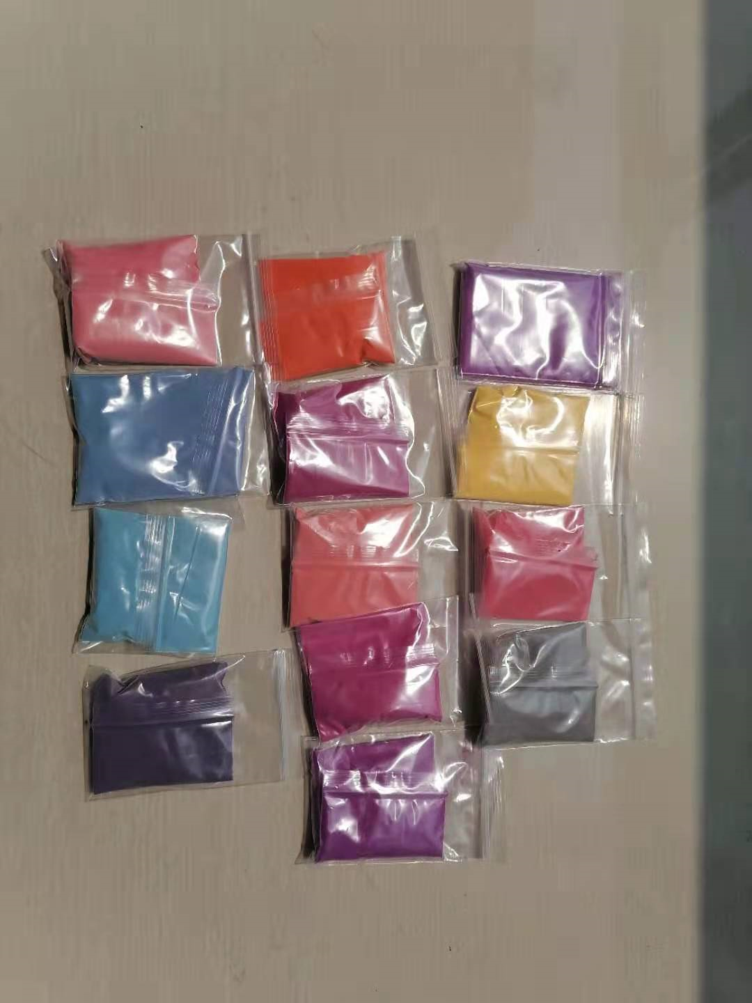 光變粉、溫變粉注塑生產(chǎn)需要注意什么？