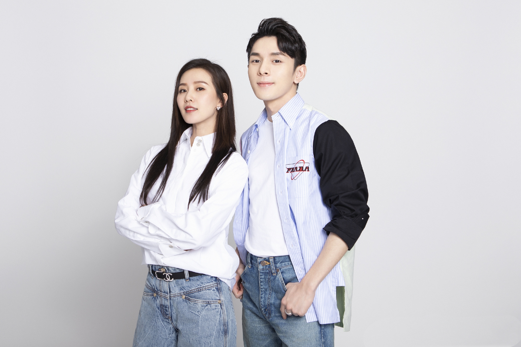 刘诗诗产后复出与李佳琦直播，少女感满满，这