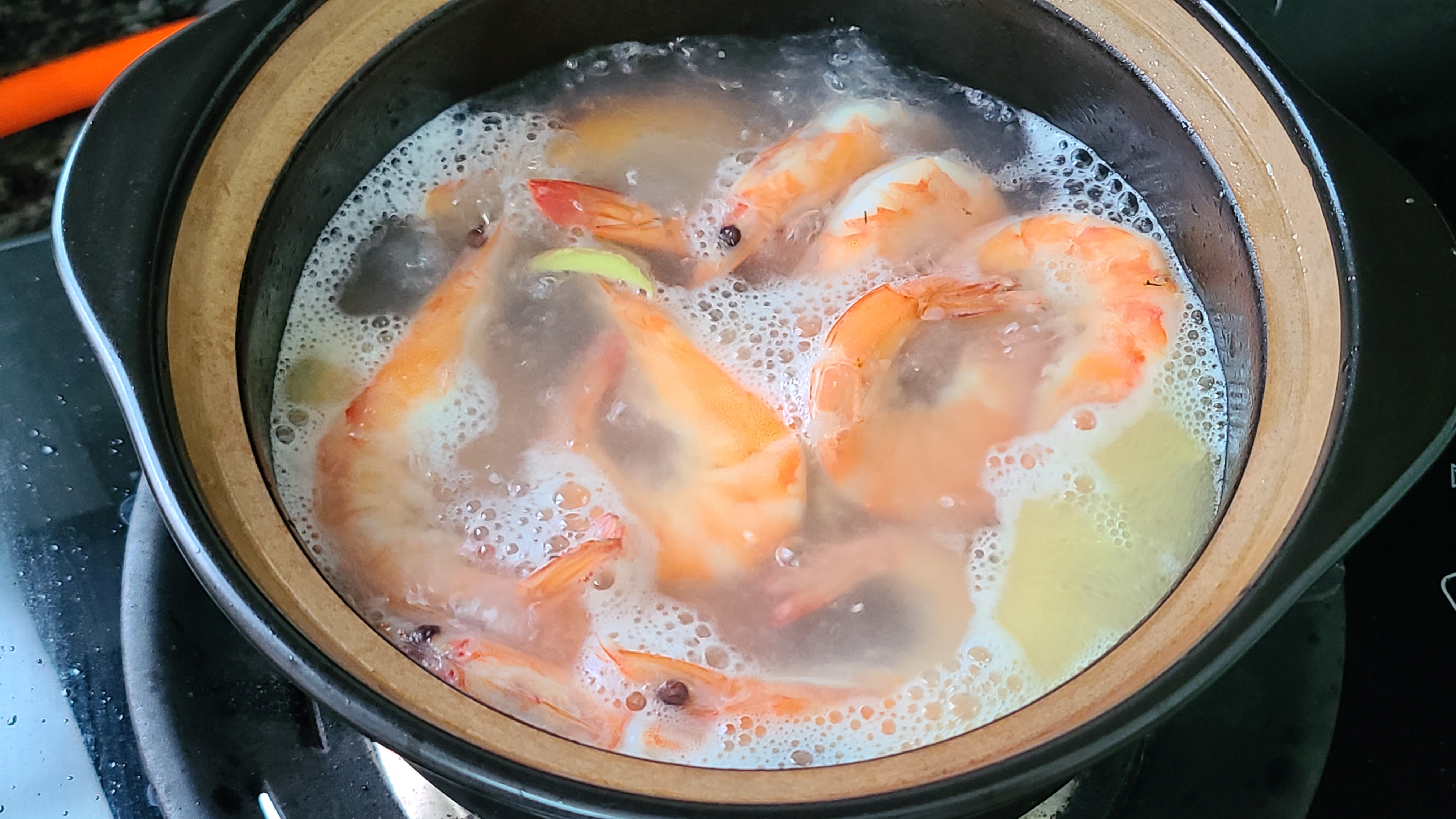 广东很好喝的海鲜粥，9分钟就能熬得又浓又稠，味道鲜美