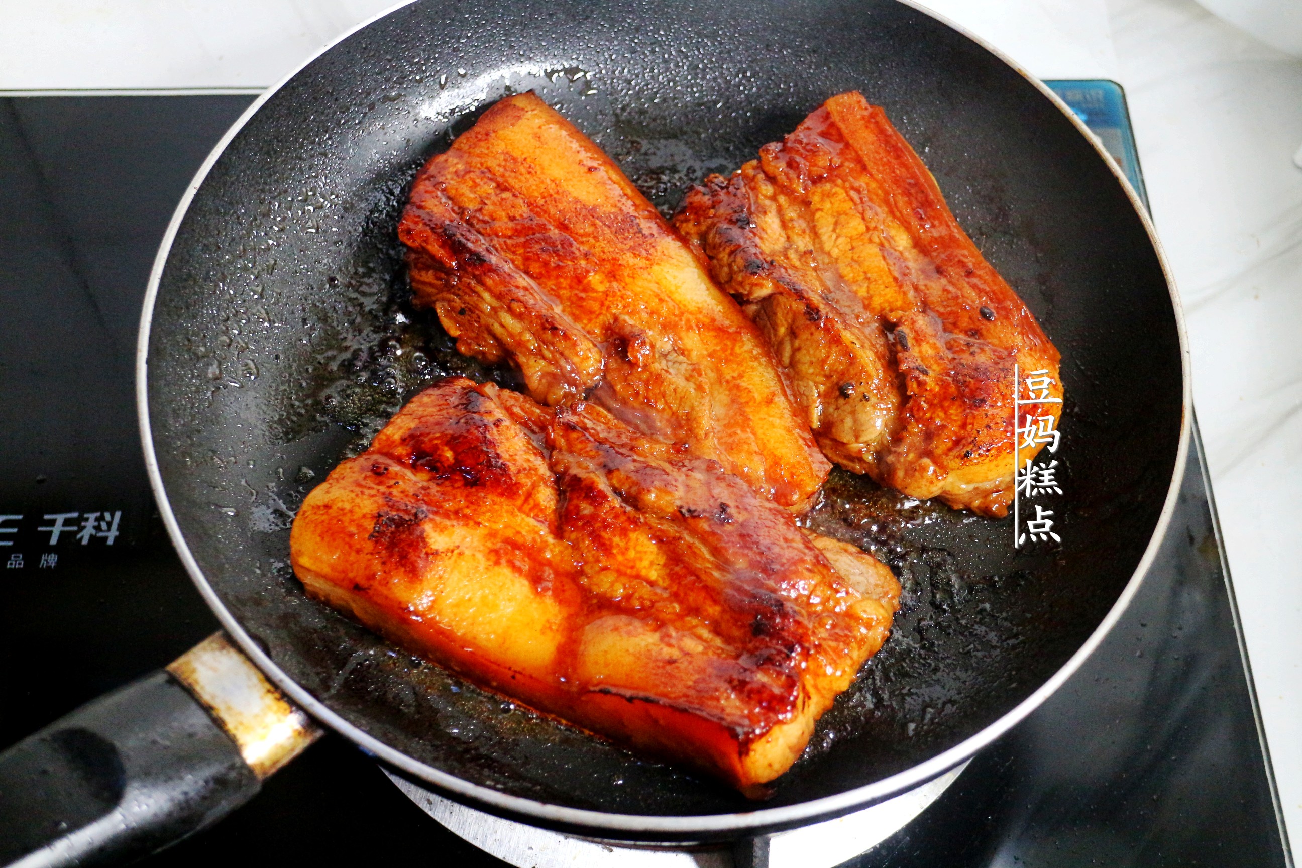 週末在家，用平底鍋給孩子做“叉燒肉”，神仙美味