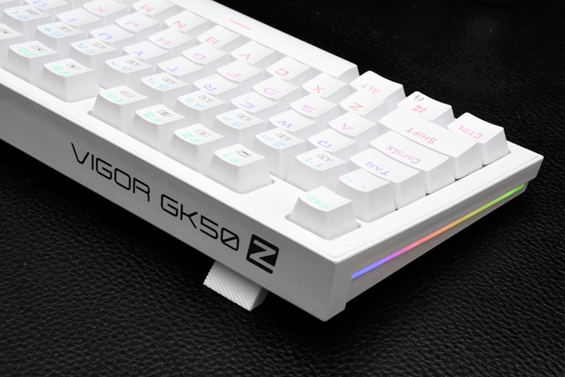 高特青轴、RGB侧灯、109元，微星这款让那些机械手感键盘瑟瑟发抖