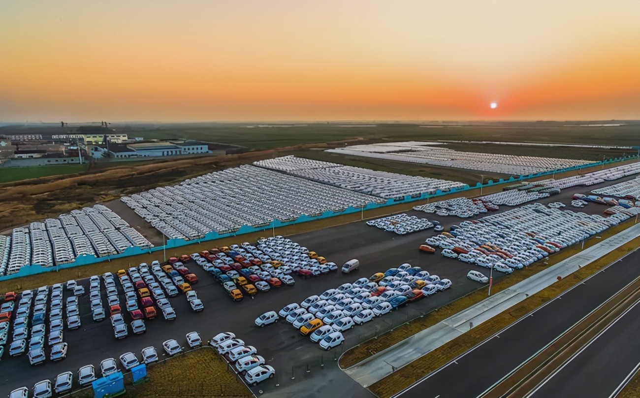 中国新能源汽车保有量，占全球一半