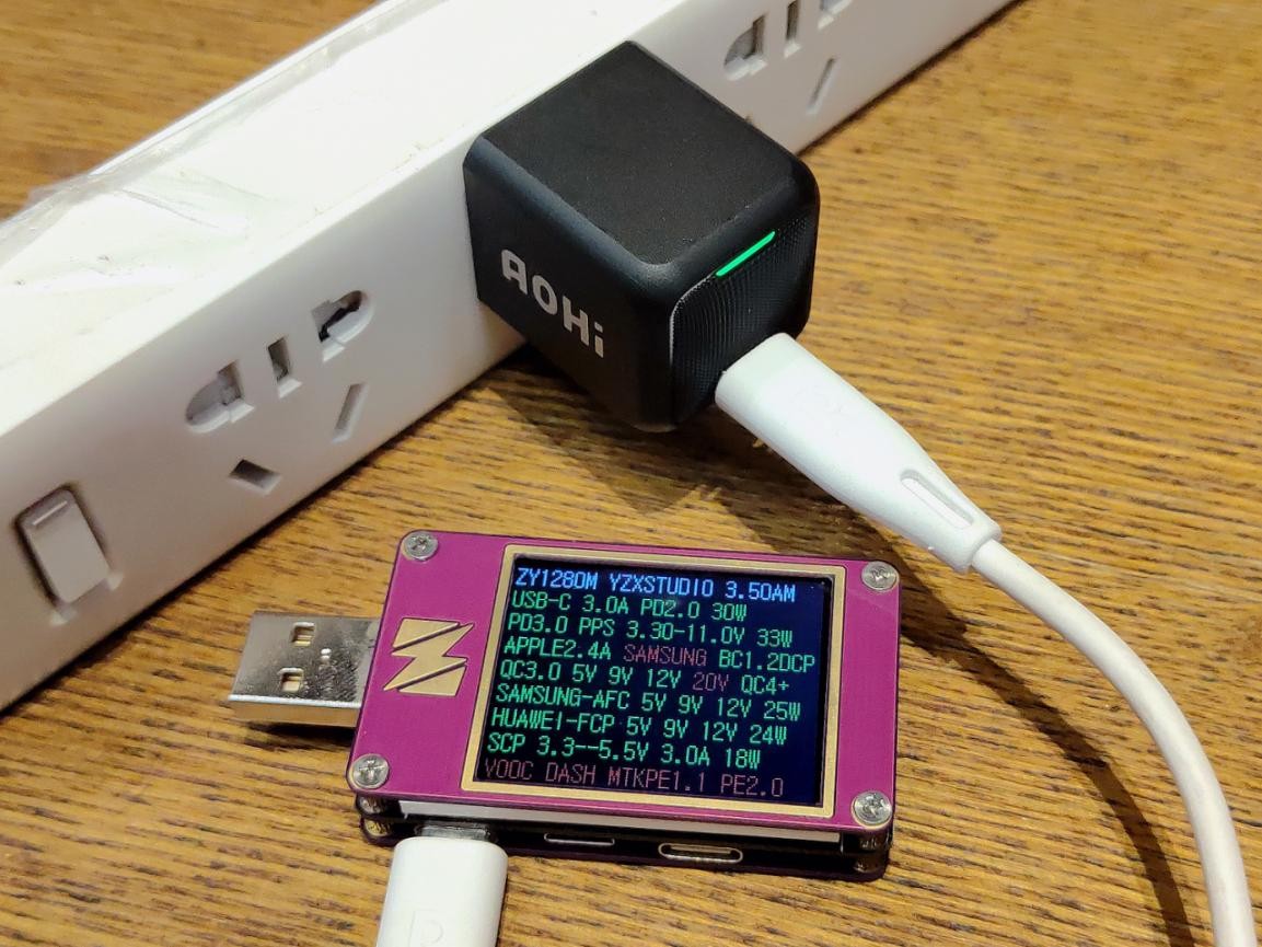 拇指般大小体积，AOHI Magcube 30W充电器上手体验