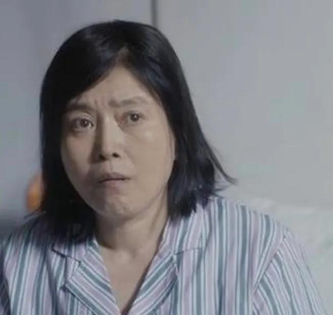 未婚先孕，离婚，流产，出轨，这个女人不平凡的一生