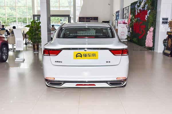 吉利博瑞定位B级车，有着48V轻混动力和1.8T排量可选
