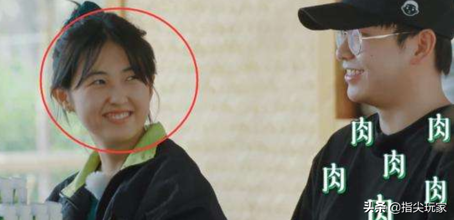 有种“有钱妹妹”叫张子枫，承包彭昱畅所有帽