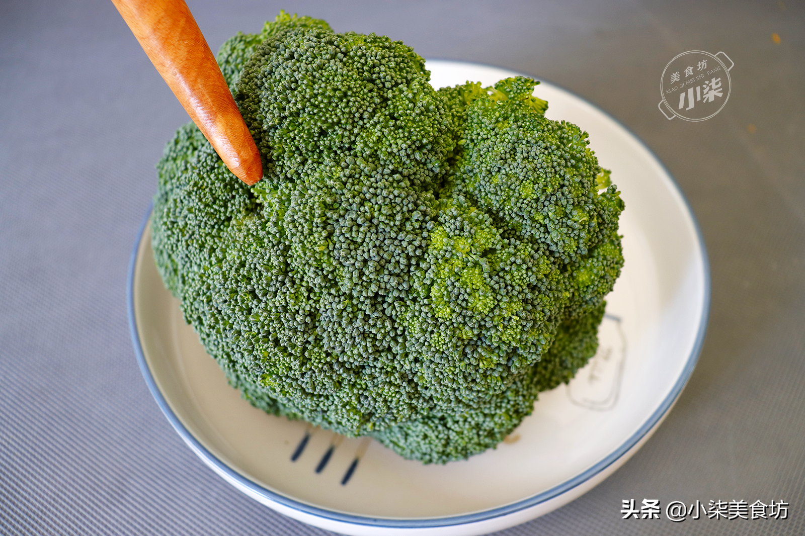 炒西蘭花，最忌焯水和直接炒，教你一個訣竅，脆嫩入味營養不流失