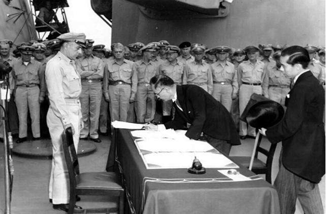 20万士兵只剩1万，进博物馆先踩日本国旗，此国