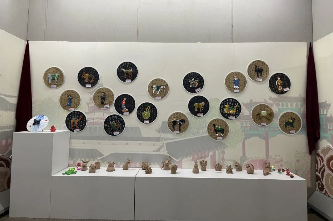 “六一”节,我们来省文联看展