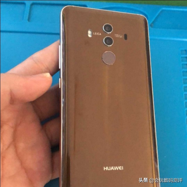 1300下手华为公司mate10Pro，麒麟970 8GB运行内存，外型十分空气！