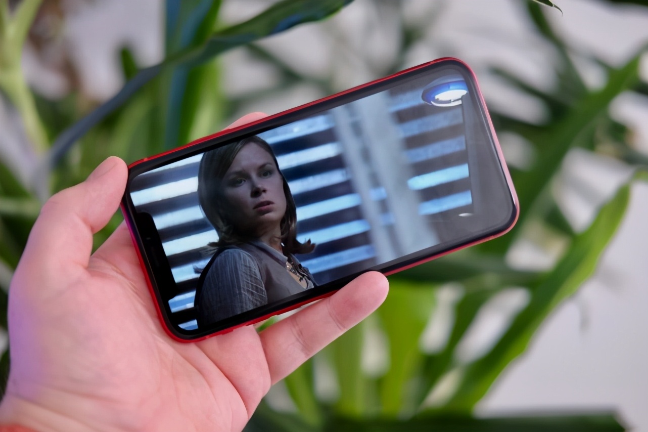 苹果亮大招，iPhone11开启“狠降”模式，网友：盼到了