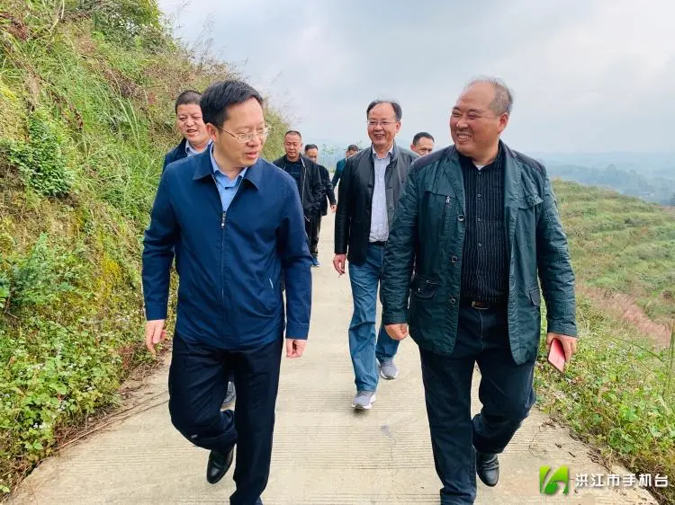 李激扬在洪江市参加市人大代表小组活动