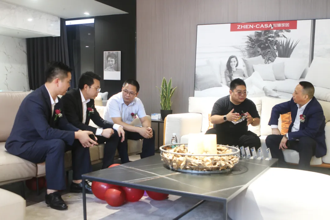 坐下来享受幸福，写臻家居千平独立大店亮相成都富森美