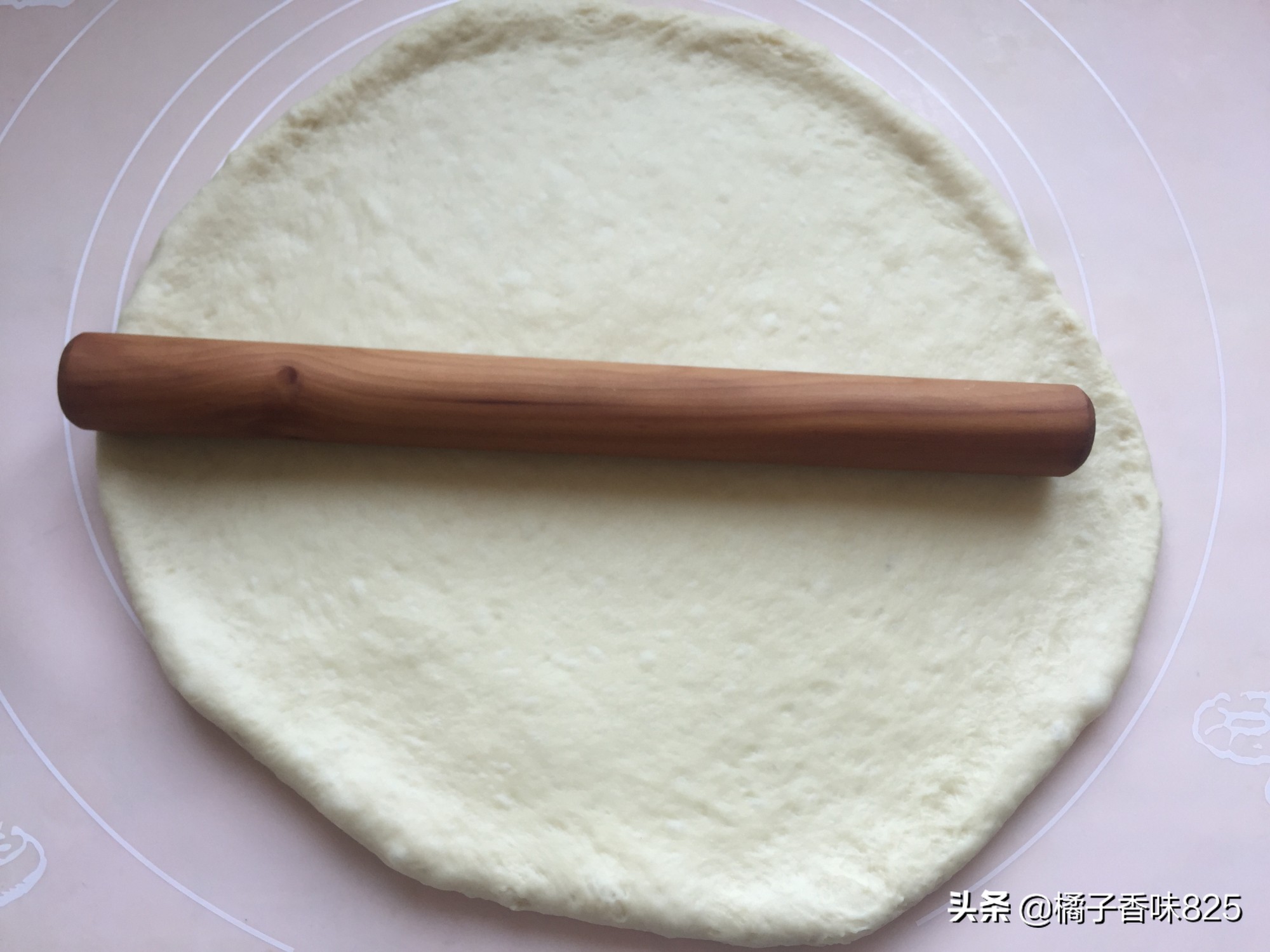 甜甜圈在家做，告別點外賣，蓬鬆酥軟吃起來就收不住嘴，太簡單了