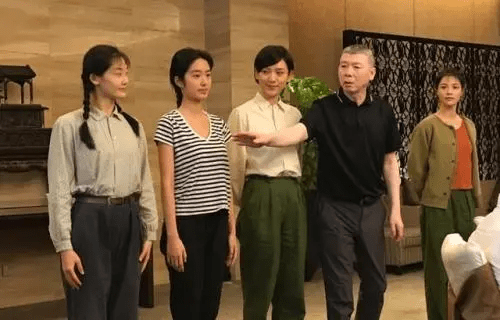 馮小剛打破了“定論”，時隔26年再拍電視劇，找來5位美女助陣