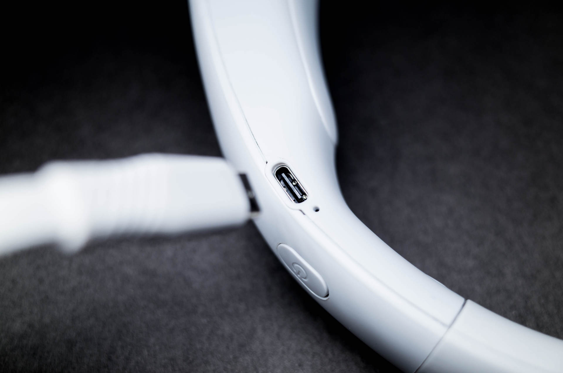 解放双手痛快玩：几素挂脖风扇