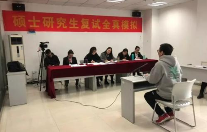 今年考研成绩出来了，考生上午还在喜大普奔，下午就坐不住了