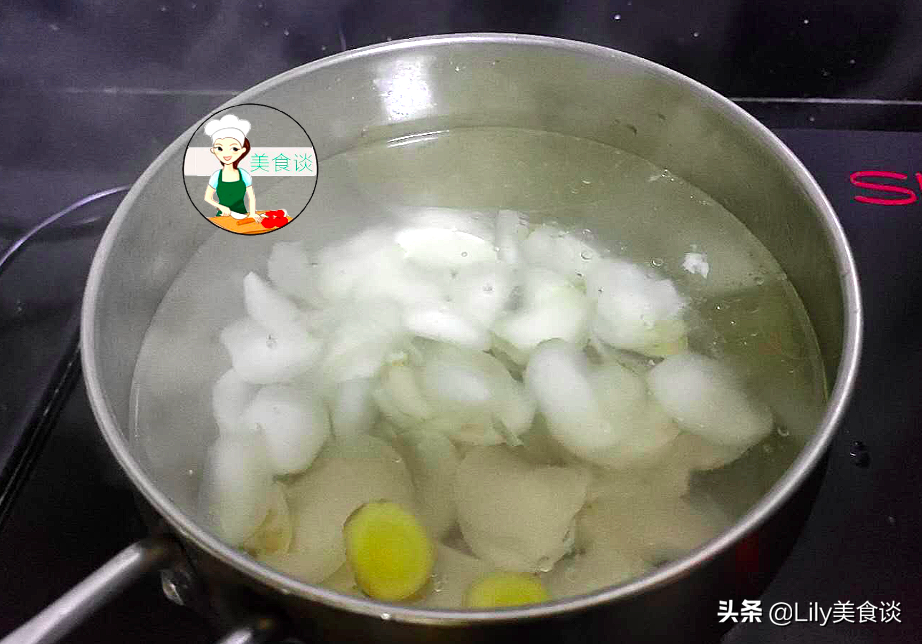 适合秋天喝的一道汤，简单一煮，鲜香甘甜又营养，大人小孩都爱喝