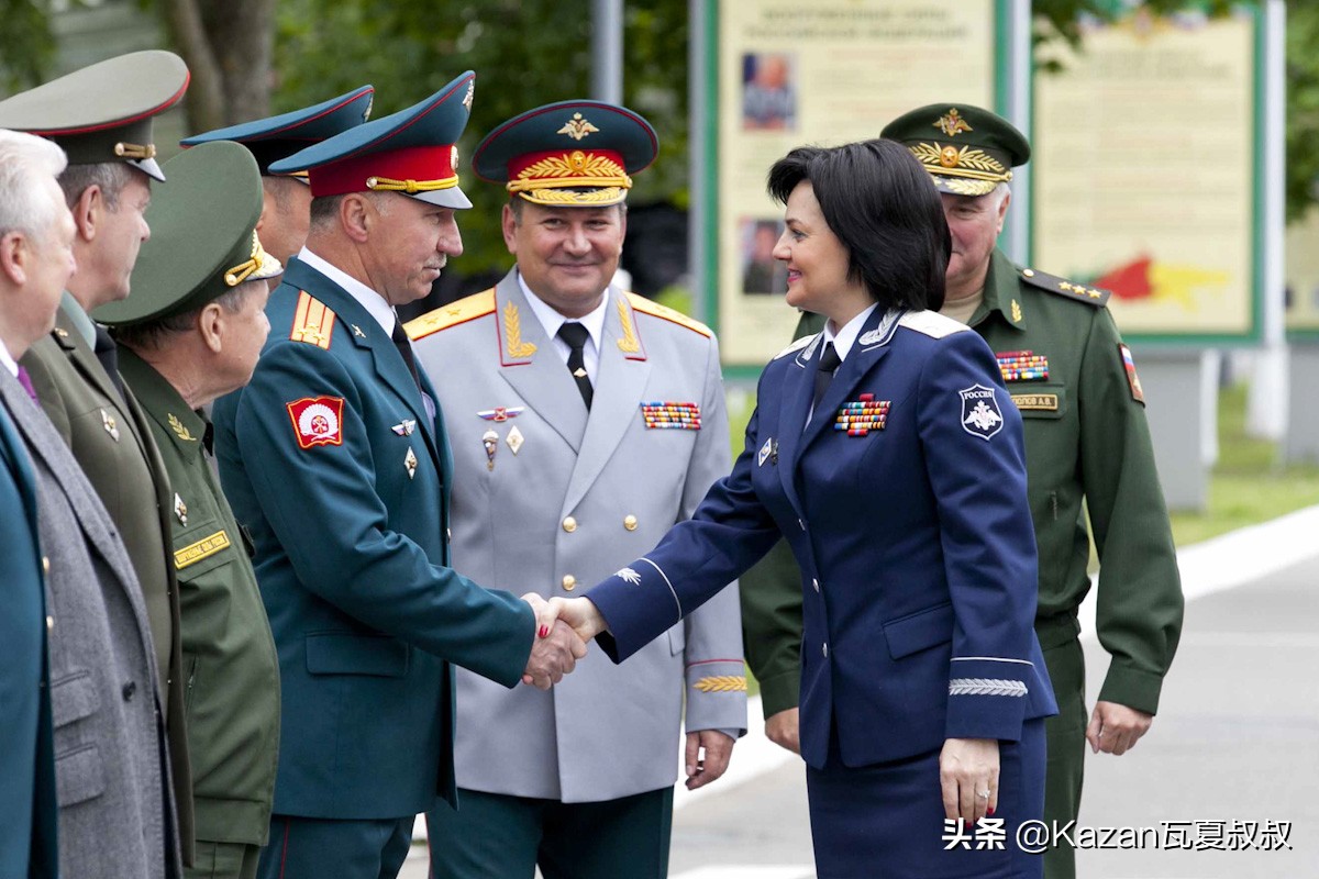 税收官出身，俄罗斯国防部唯一女副部长，效力十年，深得普京信任