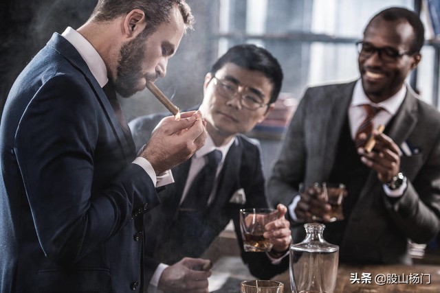 9年370倍！从传奇散户到百亿私募大佬，冯柳的“弱者”投资哲学