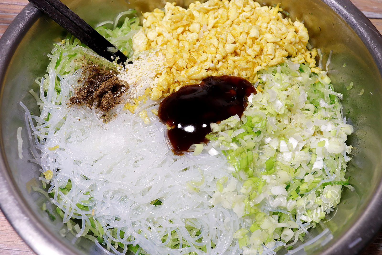 立冬後，想吃蘿蔔餡餅，學會這樣做，不破皮不露餡，個個皮薄如紙